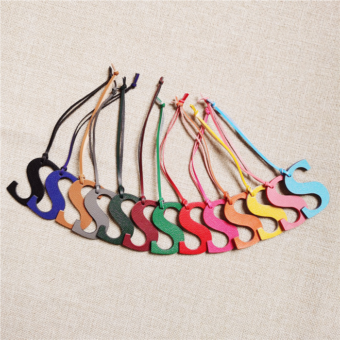 English Letter O P Q R S T Alp - đánh giá và giá Monogram Keychain Leather