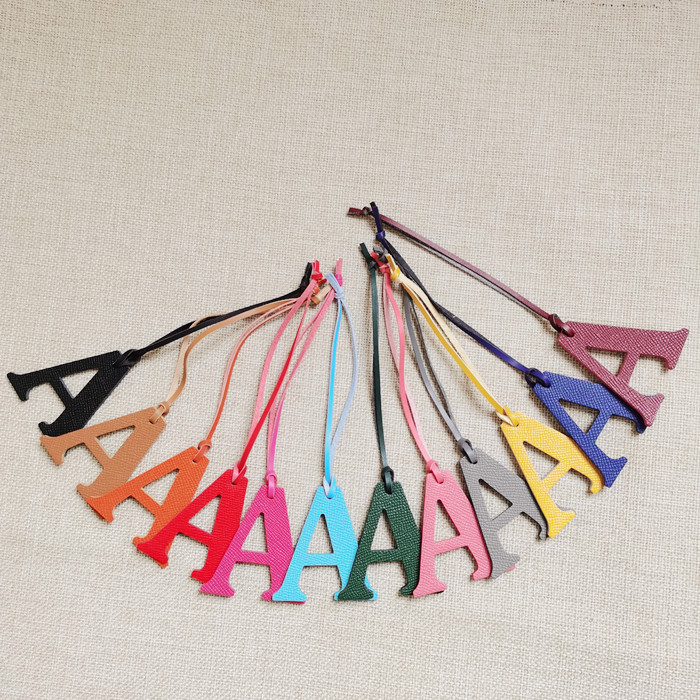English Letter A B C D E F G A - đánh giá và giá Monogram Keychain Leather