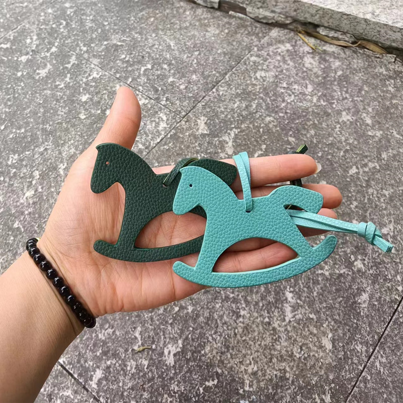 Custom Initial Fashion Horse B - đánh giá và giá Monogram Keychain Leather