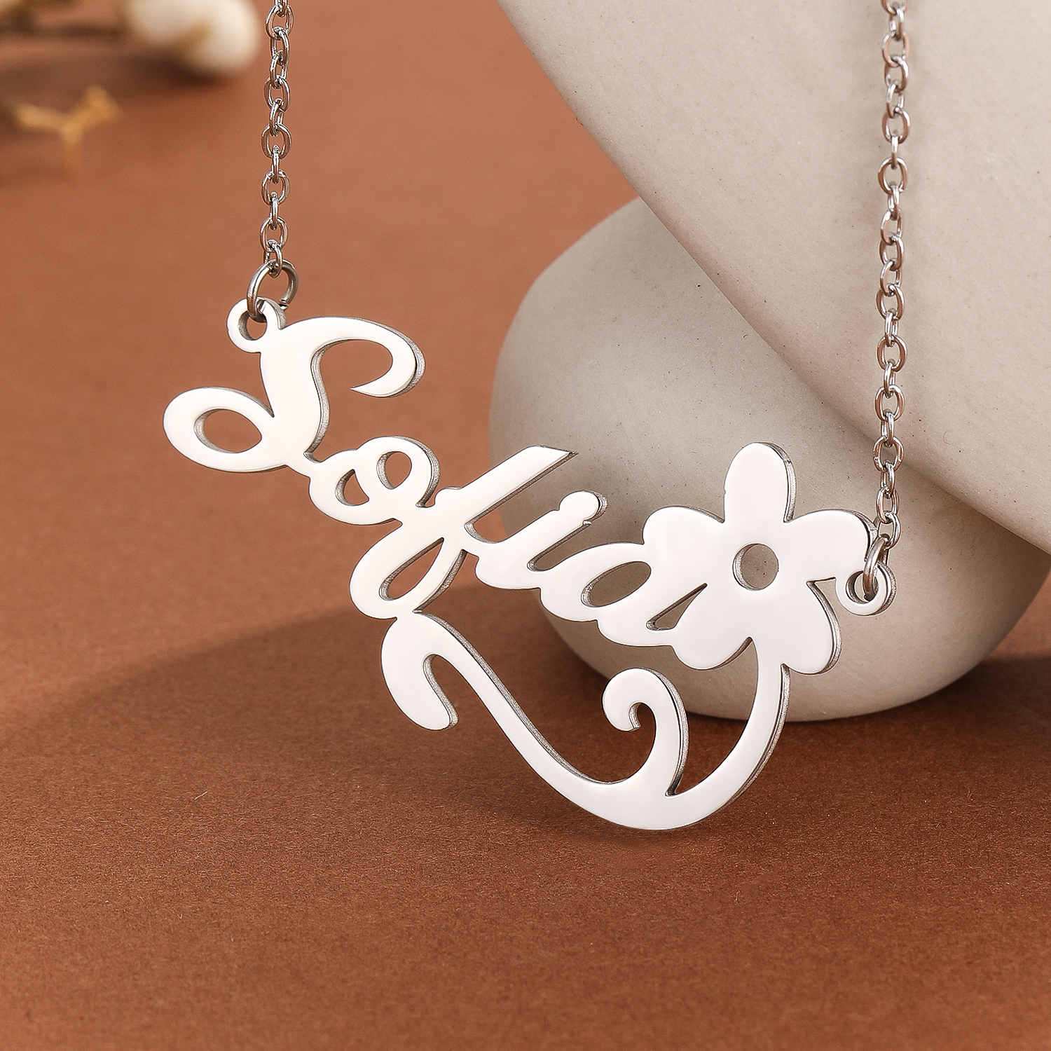 Stainless Steel Flower Letter  - đánh giá và giá Name Necklace Custom