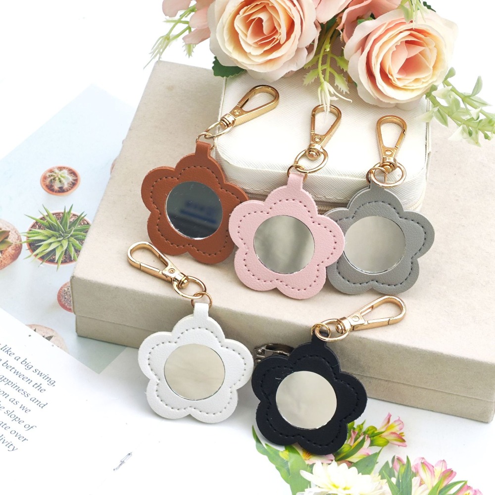 Flower Petal Shaped Mirror Bag - đánh giá và giá Initial Ring Custom